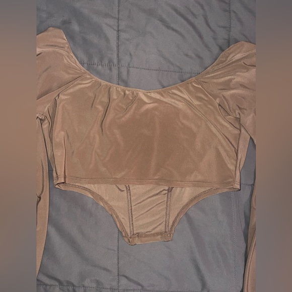 Dangerous Temptation Long Sleeve Corset - Picture 7 of 7